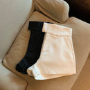 Shorts Feminino Cintura Alta com Detalhe em Lantejoulas - Estilo Casual e Elegância