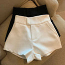Shorts Feminino Cintura Alta com Detalhe em Lantejoulas - Estilo Casual e Elegância