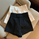 Shorts Feminino Cintura Alta com Detalhe em Lantejoulas - Estilo Casual e Elegância